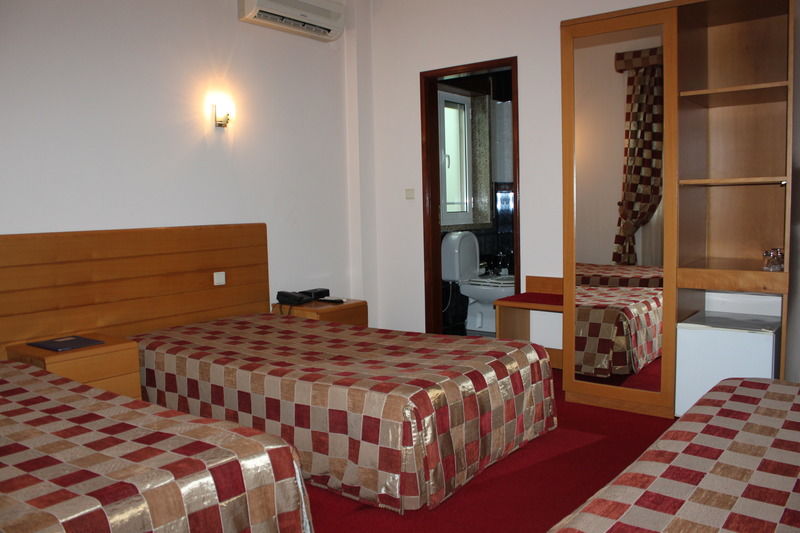 Hotel Quasar Pedroucos  Extérieur photo