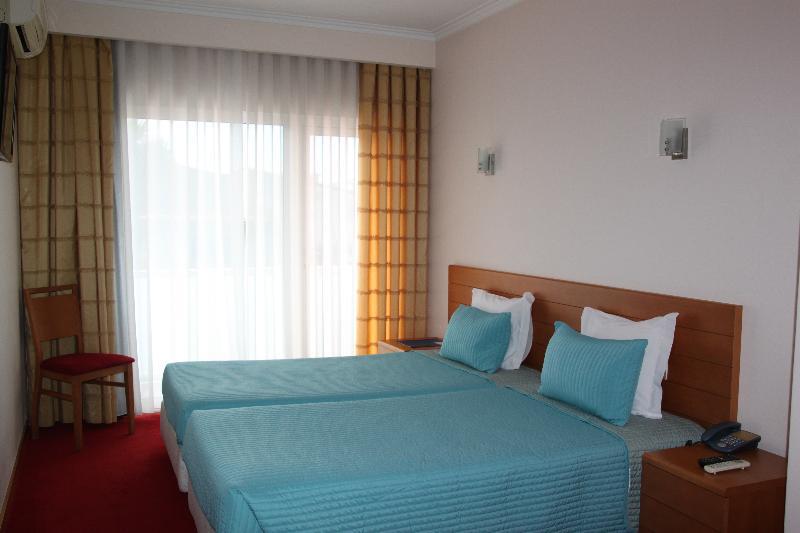 Hotel Quasar Pedroucos  Extérieur photo
