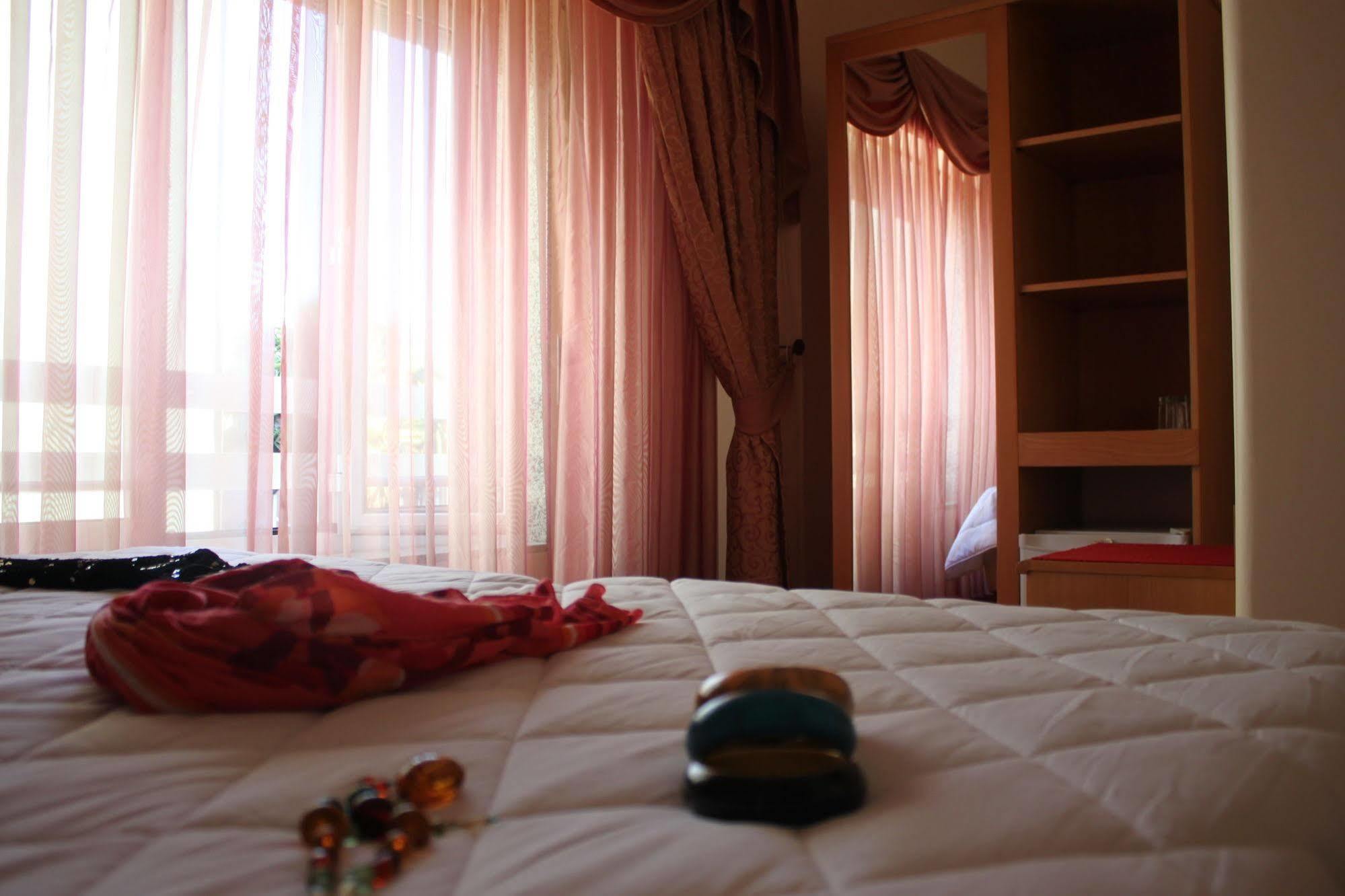 Hotel Quasar Pedroucos  Extérieur photo